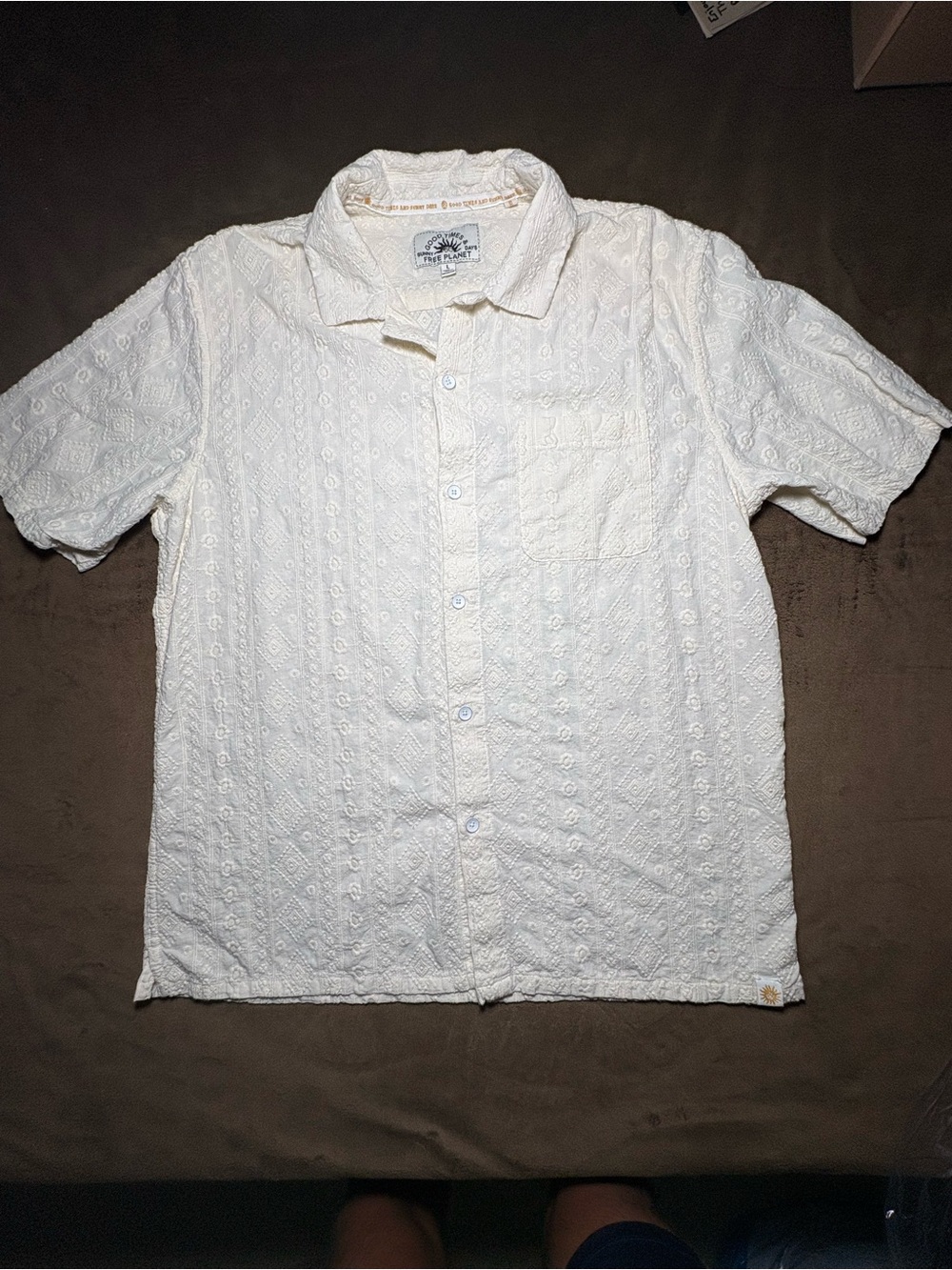 Free Planet textured summer button up - Size Large ☀️🌴